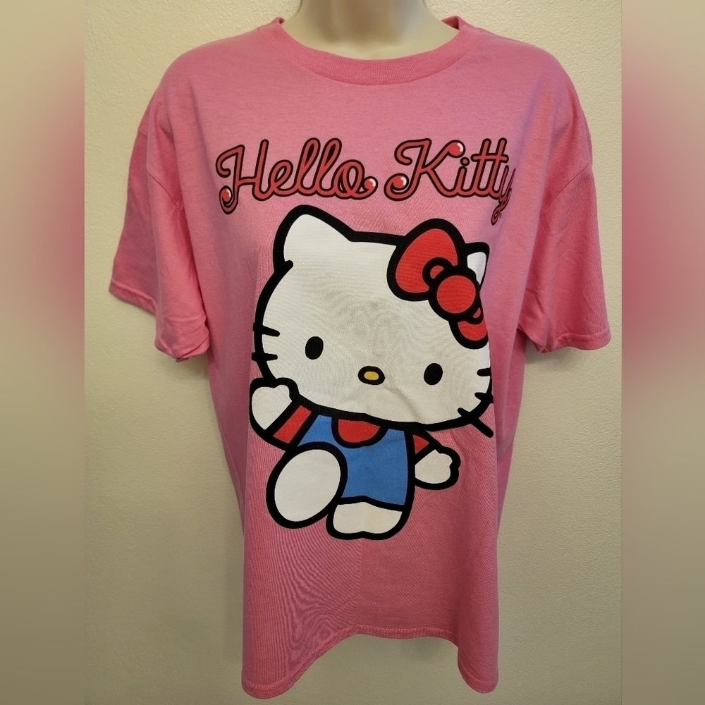 NWOT Hello Kitty Ladies Short Sleeve T-Shirt